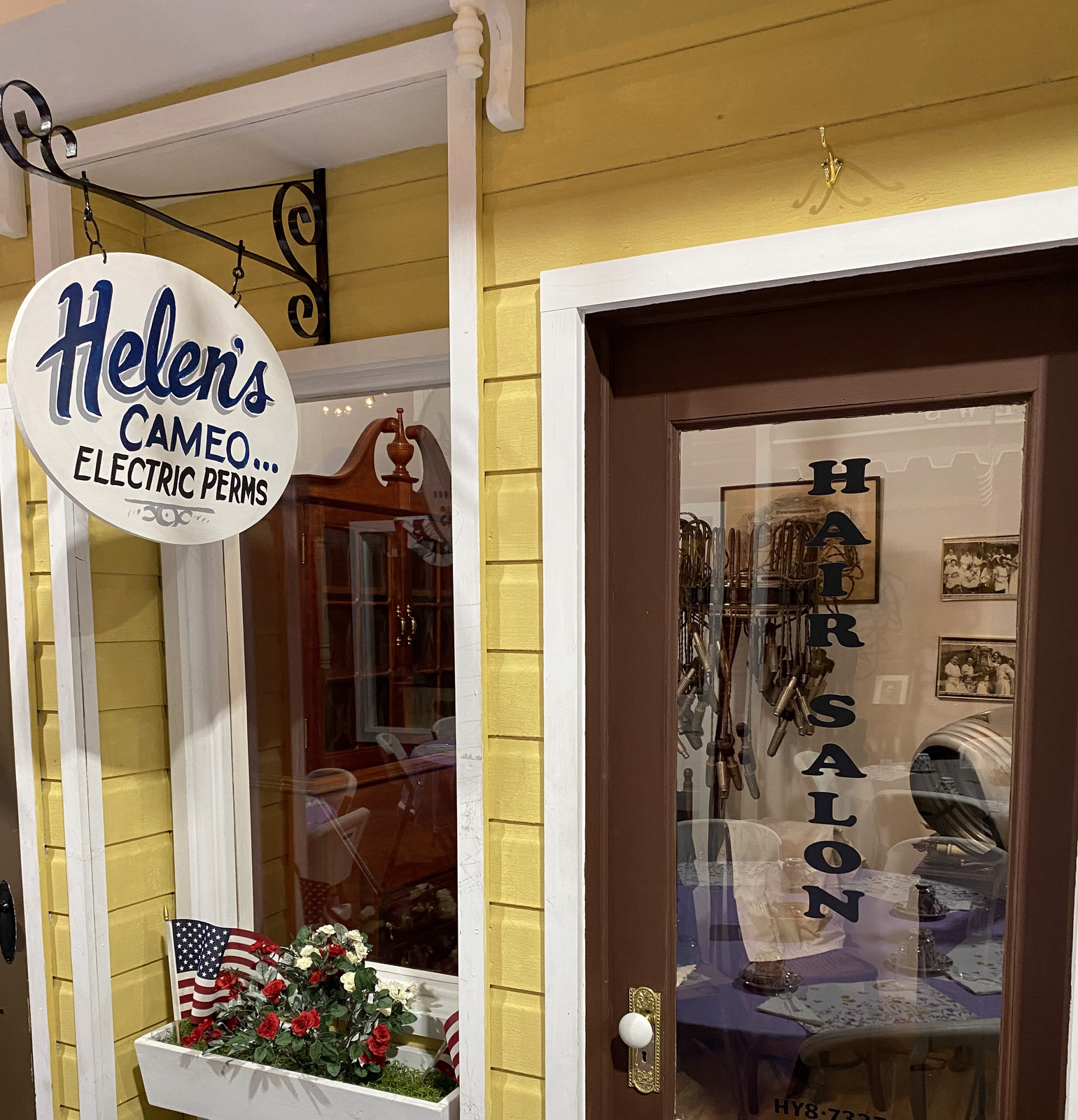 Helen's Cameo Hair Salon