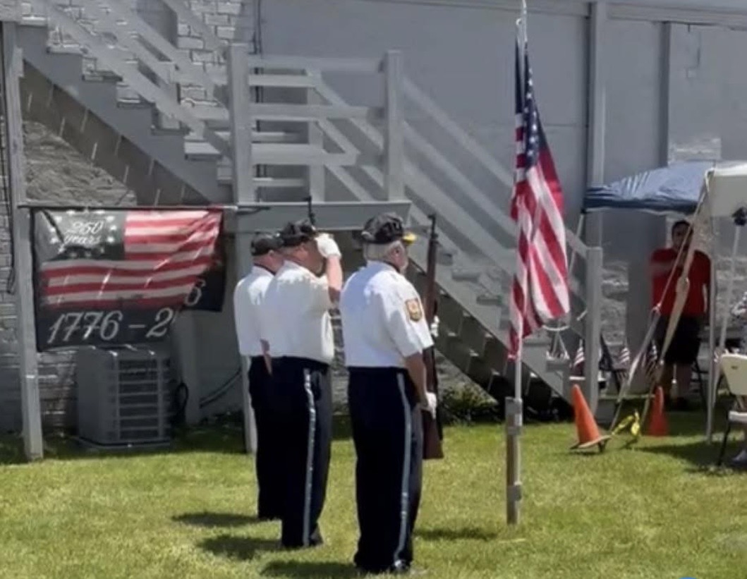 American Legion Post 431 posts the colors